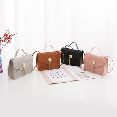 Women's Bag 2021 New Fashionable Korean Style Ins Internet Celebrity Little Daisy Small Square Bag Fashionable Solid Color Shoulder Messenger Bag for Women