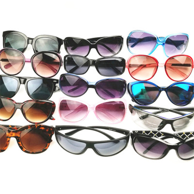 Sunglasses Running Rivers and Lakes Sunglasses Wholesale Souvenirs Five Yuan Ten Yuan Model 