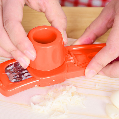Kitchen Gadget Creative Meshed Garlic Device Household Manual Tamping and Squeezing Mashed Garlic Practical Garlic Grinder Durable Daily Necessities