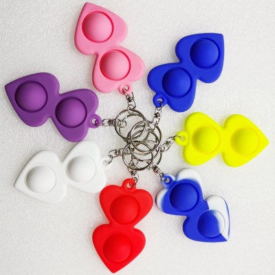 Office Desk Brain Hand Toys Mini Silicone Finger Bubble Fidget Key Chain Heart Shape Simple Toys Keychain