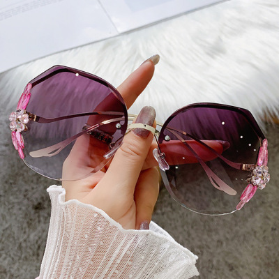 New Fashion Diamond Gradient Sunglasses Women's Frameless Diamond Rimmed Polygon Metal Arc Glasses Leg Sunglasses