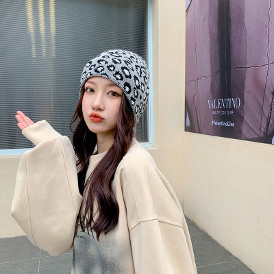 2021 Hat Women's Autumn and Winter Fleece-Lined Thickened Leopard Print Ponytail Lace Hat Scarf Dual-Use Bag Cap Knitted Hat