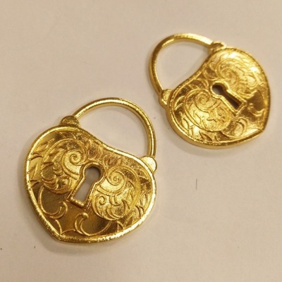 Q2008 Gold Handicraft DIY Material UV Drop Gold Glue Ornament Accessories 41mm Love Golden Lock Hanging 20 PCs/Bag