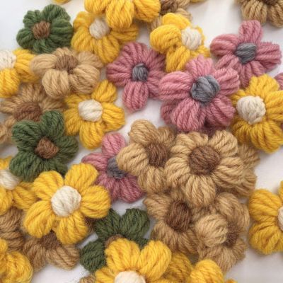 New Wool Flowers Hand-Woven Acrylic Clothing Accessories Color Puff Flower Crochet Flower Wholesale
