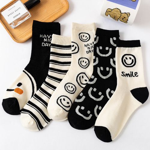 black smiley mid-calf socks korean fashion cute cartoon cotton socks autumn and winter sweat-absorbent breathable socks wholesale