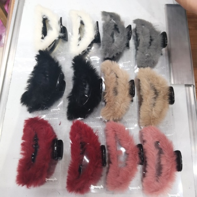 Black Background Soft Fur 6 Colors Shower Hairpin Ornament Factory Direct Sales
