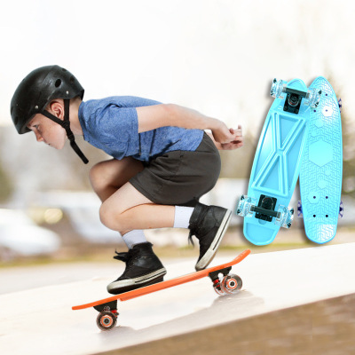 Children's Skateboard Four-Wheel Flash 3-6 Years Old Boy Girl Child Student Skateboard Scooter Beginner Fish Skateboard