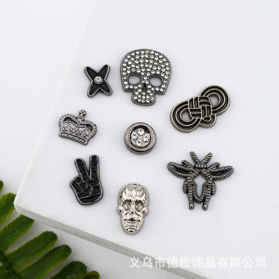 Metal Hot Melt Adhesive Clothing Tags Black Skull Head Ancient Style Alluvial Gold Retro Word Plate Hand Sewing Square with Hole Sign