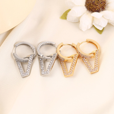 Japanese and Korean Ins Style Personalized Fashion Earrings South Korea Dongdaemun Creative Design Sense V-Shaped Ear Studs Hot Selling Temperament Earrings