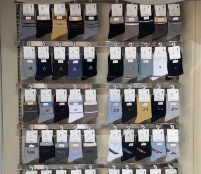 [a Large Number of Wholesale] New Autumn and Winter Middle Tube Cotton Socks Men's Socks Running Rivers and Lakes Stall Cheap Women's Socks Wholesale