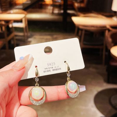 Japanese and Korean Dongdaemun Simple Graceful Rhinestone Pearl Ear Hook Earrings Short Geometric Hollow Circle Earrings Eardrops