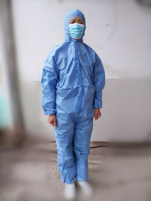 Disposable SMS Non-Woven Fabrics Protective Clothing Dustproof Comfortable Breathable Coverall Hooded Isolation Breeding Protection