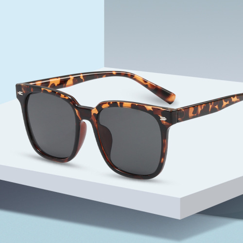 2022 new large frame retro fashion brand european and american sunglasses female cross-border fashion men and women driving sunglasses wholesale