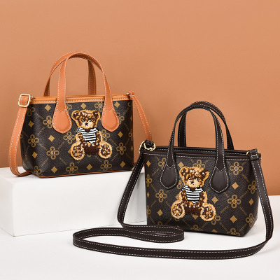 2022 Handbags for Women Autumn and Winter Rhinestone Little Bear Shoulder Bag Large Capacity Vintage Printing Commuter Tote Wholesale