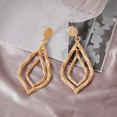 Autumn and Winter Earrings European and American Simple and Exaggerated Eardrops Dongdaemun Wholesale Elegant High Sense New Retro 925 Silver Needle