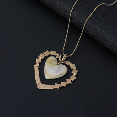 Pendant Sweater Chain 2021 New Women's Peach Heart Brushed Long Ins Autumn Ornament Retro Simple Necklace