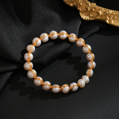 Classic Jewelry Light Luxury and Simplicity Style 18K Gold Plating Natural Freshwater Pearl Gold Wire Surrounded Pink Bracelet