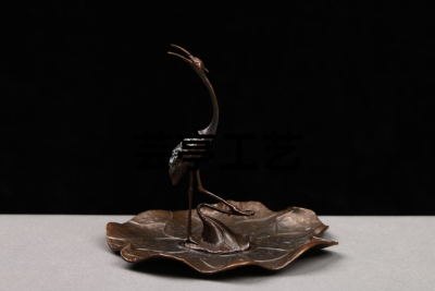 Name: Antique Crane Incense Holder
Material: Copper Alloy
Size: 11.5 * 10.5cm
Applicable to Point 2