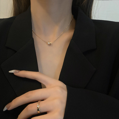 European and American Simple Ins Trendy Metal Necklace Female Online Influencer Graceful Personality Pendant Cold Style Retro Clavicle Chain