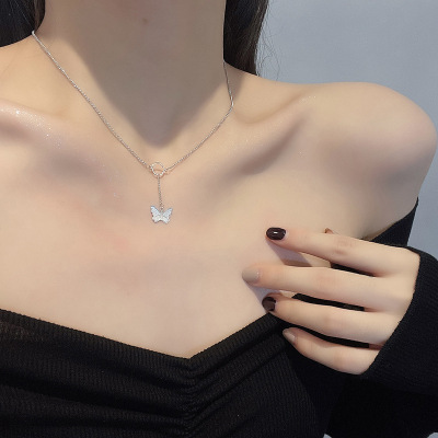 European and American Ins Simple Retro Necklace Female Online Influencer Design Personalized Clavicle Chain Temperament Trend Butterfly Pendant Wholesale