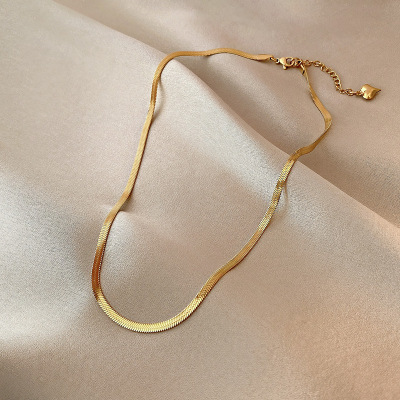INS Trendy Titanium Steel Gold Snake Bone Necklace Cold Style Special-Interest Design Love Pendant Temperament Fine Clavicle Chain Necklace
