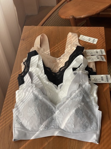 2022 high-end wireless bra lace edge latex chest pad thin cup women‘s one-piece full cup