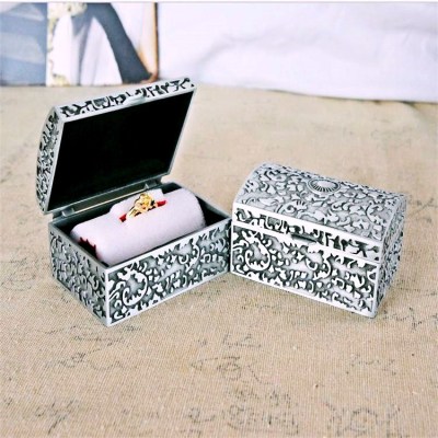 Spot Tin Alloy Vintage Jewelry Box Tin Jewelry Box European Jewelry Box Metal Craft Jewelry Box 2021
