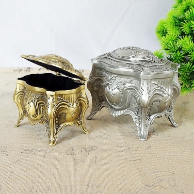 High-Foot Carved Jewelry Box Metal Crafts Home Decorations Gift Box for Friends and Girls Lovers