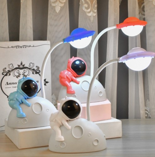 spaceman eye protection learning creative gift led desk student desk lamp usb rechargeable cartoon children night reading desk lamp