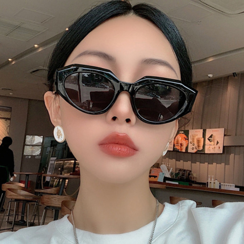 022 New Irregular Retro Small Frame Sunglasses Women‘s Fashion Street Shooting Korean Sunglasses Men‘s UV Protection 