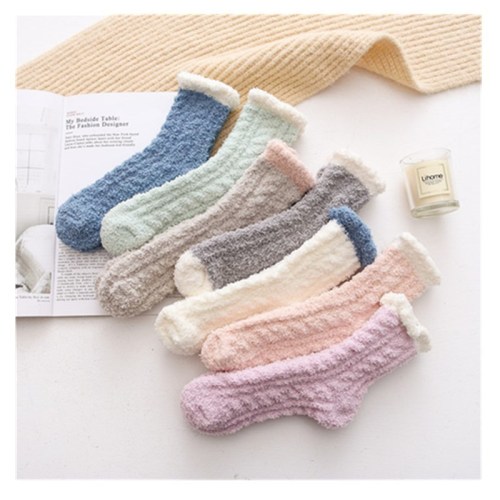 Autumn and Winter New Socks Japanese Pure Color Coral Fleece Mid-Calf Women‘s Socks Lace Twist Type Half-Edge Velvet Floor Socks