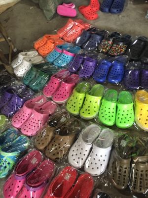 Factory Wholesale Stock Miscellaneous Stall Eva Sandals Couple Closed Toe Hole Shoes Slip-on Sandals Beach Slippers Night Market