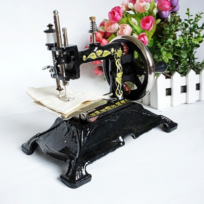 Factory Metal Home Ornament Creative Novel Simulation Practical Value Sewing Machine Can Supplement Clothes and Pants