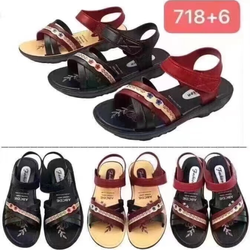 2022 summer new women‘s sandals women‘s retro vietnamese sandals running in the jianghu market casual mom sandals wholesale