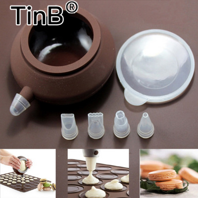 Macaron MountingPattern Device Kitchen Baking Utensils Cake Decorating Pot Macaron Pot with 5 PCs Decorating Nozzle