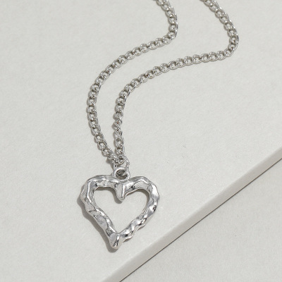 Mori Style Simple Cold Style Metal Alloy Hollow Heart Necklace Japanese and Korean New Ins Niche Creative Clavicle Chain