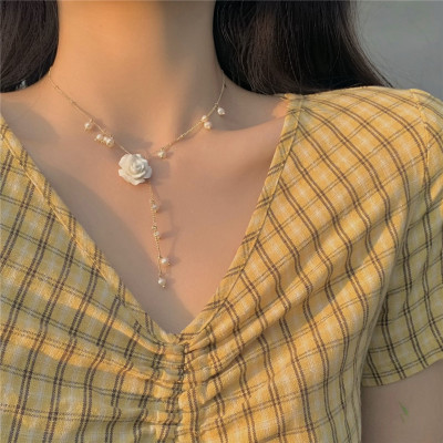 Fairy Flowers Necklace Light Luxury Minority Design Pearl Pendant Choker Necklace Elegant Long Clavicle Chain for Women
