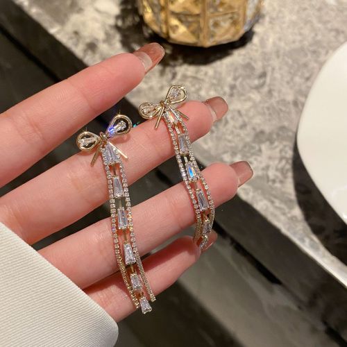 Four Seasons Sentiment Sterling Silver Needle Earrings Simple Fashion Bowknot Earrings High-Grade Temperament Ladder Square Zircon Earrings