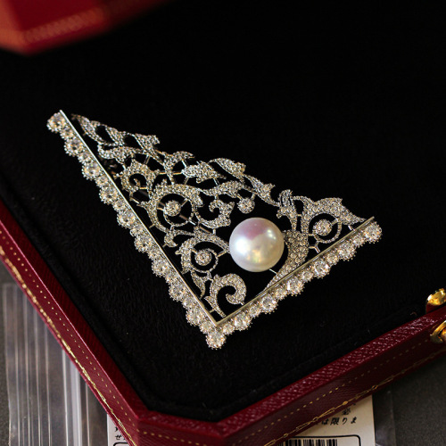 geometric brooch lace brooch female pin anti-exposure buckle internet celebrity temperament all-match personality mori style ins fashion