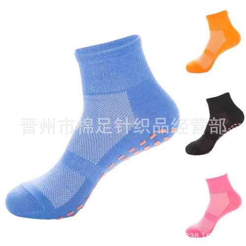 factory direct batch professional trampoline socks dispensing children‘s non-slip socks early education center home yoga socks production logo