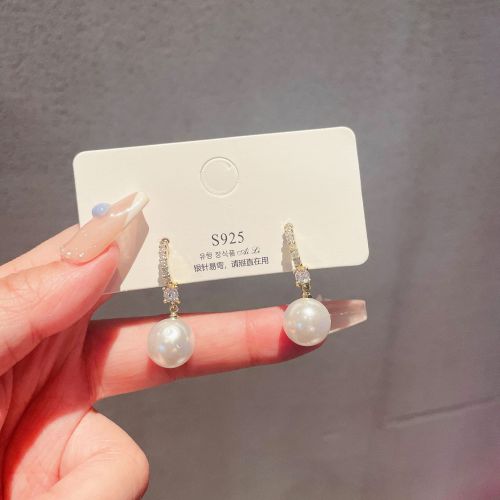 2022 Popular New Opal Ear Button Earrings Small Exquisite Super Fairy Earrings Female Temperament Design Earrings