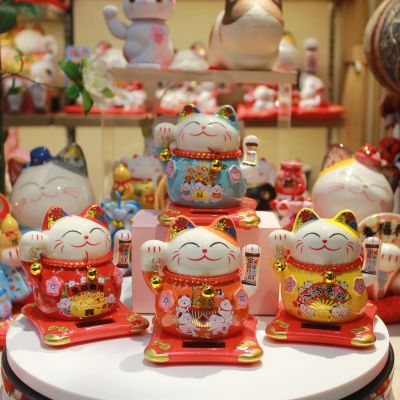 Le Meow Small Ornaments 5-Inch Small Solar Shaking Hand Shop Opening Gifts Ceramic Automatic Waving
