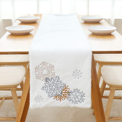 2022 New Christmas Nordic Style White Fur Snowflake Table Runner Home Restaurant Dress up Table Runner Printed Placemat