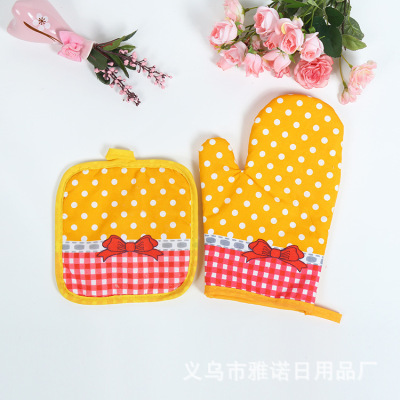 Cartoon Microwave Oven Gloves Placemat Polyester Cotton Two-Piece Set One Piece Dropshipping Household Thermal Insulation Gloves in Stock