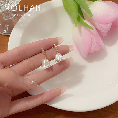 Dongdaemun Sterling Silver Needle Court French Tulip Pearl Three-Dimensional Flower and Branch Earrings Gentle Elegant Sweet Earrings