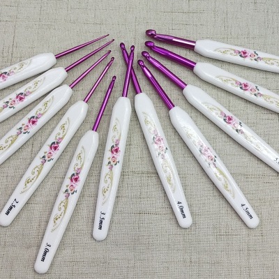 Factory Direct Sales Weaving Tools ABS Plastic Handle Printing Aluminum Crochet Hook a Set of 16 Pieces Thin to Thick Full Set