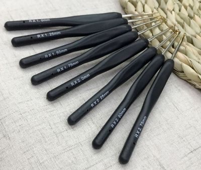 Factory Direct Sales Knitting Tools Sweater Needle Fine Gold Black Head Soft Handle Crochet Set of 8 Bags