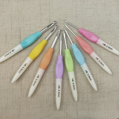 Factory Direct Sales Knitting Tools New Crochet Hook with Lid a Set of 8 PCs PVC Packaging DIY Sweater Needle