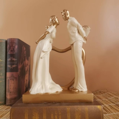 Resin Decorations Couple