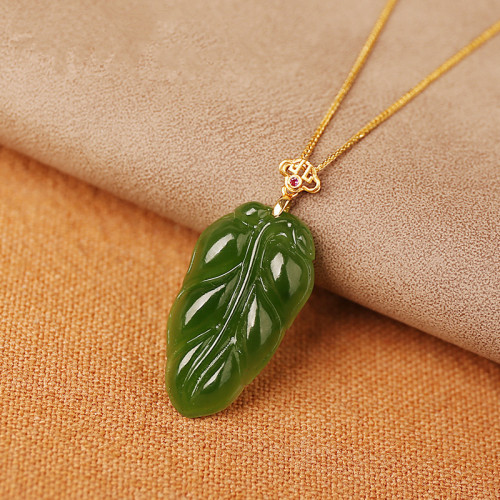 Russian Old Pit Material Hetian Jade Jasper Yang Green Leaf Pendant Overnight Rich Jade Pendant Female Clavicle Chain